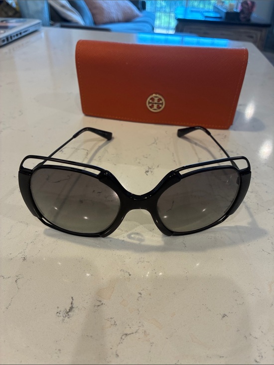 Tory Burch Accessories - TORY BURCH BLACK OVERSIZED SUNGLASSES WITH ORANGE CASE BRAND NEW
